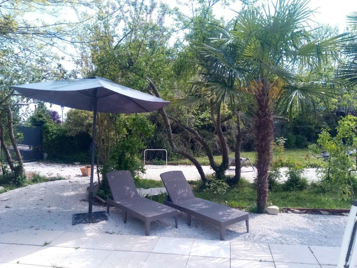 Maison Grandes Chambres Avec Cuisine -Jardin -Terrasse-Bbq Bastanes Esterno foto
